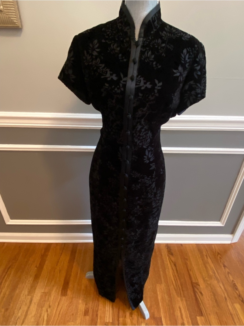 Vintage Black Velvet Dress Mandarin Collar Maxi Button Up Women’s Size 12
